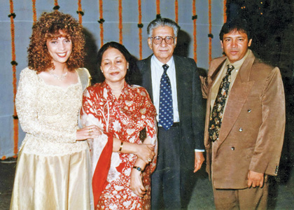 Penaz with her guru, Madhuraniji and her dad Piloo Masani copy